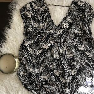 NORDSTROM BLOUSE WITH BLACK WHITE AND PINK PRINT